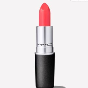 MAC Amplified Crème Lipstick